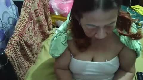 Snapshot of sweetmature_69 chatting on May 4, 6:37 pm sweetmature_69 online show from May 4, 6:37 pm