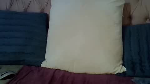 sweetmellowx1 online show from January 29, 8:46 pm