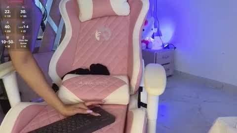 Mia  online show from March 3, 5:07 pm