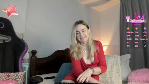 Snapshot of sweetnina_wet chatting on May 8, 11:10 pm Sweetnina online show from May 8, 11:10 pm