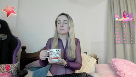 Snapshot of sweetnina_wet chatting on May 11, 8:50 pm Sweetnina online show from May 11, 8:50 pm