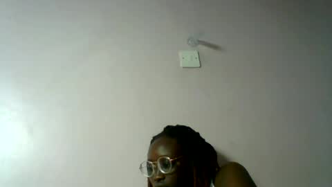 Snapshot of sweetnovah chatting on May 29, 4:43 am Novah girlie online show from May 29, 4:43 am