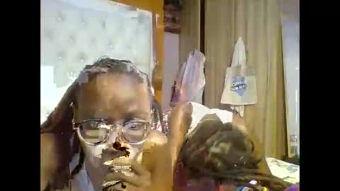 Snapshot of sweetnovah chatting on June 9, 5:57 pm Novah girlie online show from June 9, 5:57 pm
