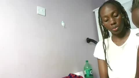 Snapshot of sweetnovah chatting on June 14, 2:24 am Novah girlie online show from June 14, 2:24 am