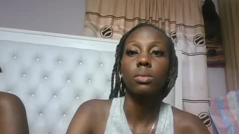 Snapshot of sweetnovah chatting on July 3, 3:07 pm Novah girlie online show from July 3, 3:07 pm