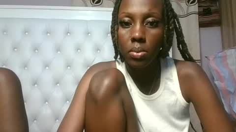 Snapshot of sweetnovah chatting on July 4, 5:41 pm Novah girlie online show from July 4, 5:41 pm