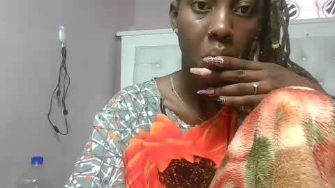 Snapshot of sweetnovah chatting on July 12, 2:30 pm Novah girlie online show from July 12, 2:30 pm