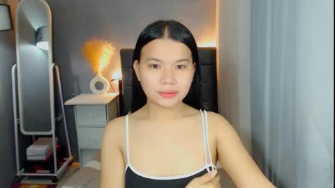 Snapshot of sweetnwildts chatting on March 3, 1:28 pm Ghena online show from March 3, 1:28 pm