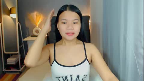 Snapshot of sweetnwildts chatting on April 19, 1:49 am Ghena online show from April 19, 1:49 am