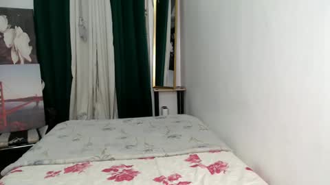 Snapshot of sweetpie_asian chatting on December 6, 4:06 pm sweetpie asian online show from December 6, 4:06 pm