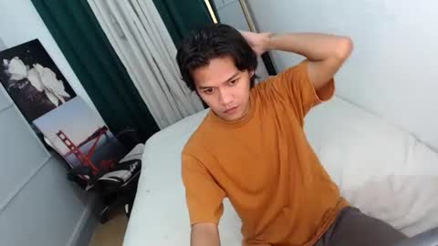 Snapshot of sweetpie_asian chatting on December 19, 5:40 pm sweetpie asian online show from December 19, 5:40 pm