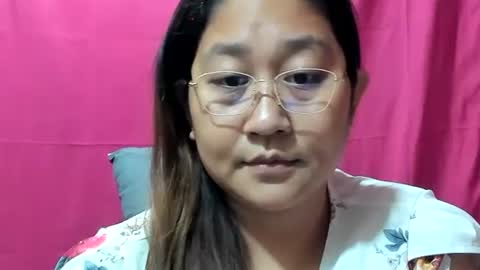 Snapshot of sweetpilipina88 chatting on December 19, 2:23 am MIA online show from December 19, 2:23 am
