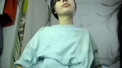 Snapshot of sweetpink1_ chatting on September 18, 2:57 am Caro  Lily online show from September 18, 2:57 am