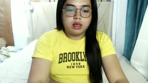Snapshot of sweetprincess_athena chatting on March 9, 7:45 am Princess Ella online show from March 9, 7:45 am