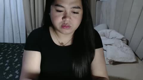 Snapshot of sweetprincess_athena chatting on March 22, 3:26 pm Princess Ella online show from March 22, 3:26 pm