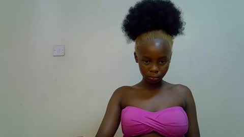 Snapshot of sweetrall chatting on February 15, 10:58 am Lilly online show from February 15, 10:58 am