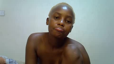 Snapshot of sweetrall chatting on February 16, 11:39 am Lilly online show from February 16, 11:39 am