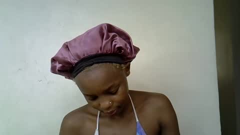 Snapshot of sweetrall chatting on March 1, 1:13 pm Lilly online show from March 1, 1:13 pm