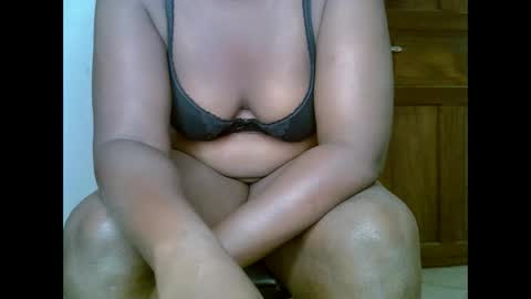 Snapshot of sweetrenne chatting on February 23, 6:01 pm sweetrenne online show from February 23, 6:01 pm