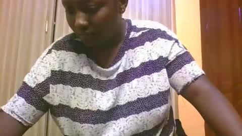 Snapshot of sweetrose2049 chatting on February 11, 8:58 pm Rose Watetu online show from February 11, 8:58 pm