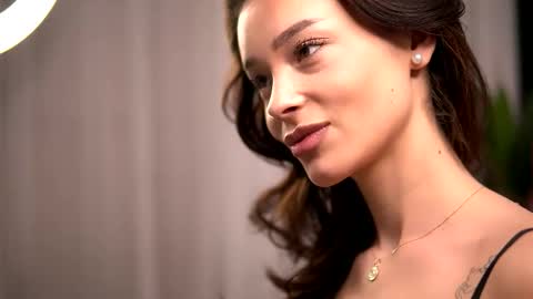 Snapshot of sweetrossie chatting on February 4, 4:40 am Rose online show from February 4, 4:40 am