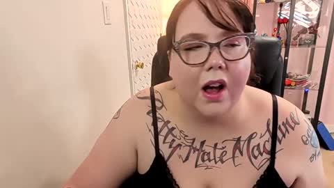 ruby and scarlet online show from November 19, 1:00 pm