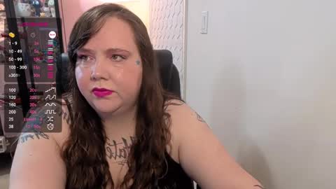 ruby and scarlet online show from November 24, 12:16 pm