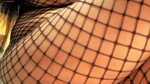 Snapshot of sweetsexangel chatting on April 18, 10:21 pm Goddess Allysse online show from April 18, 10:21 pm