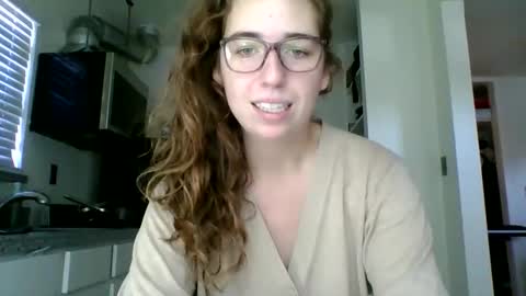 Snapshot of sweetsocalgirl chatting on January 12, 6:05 pm sweetsocalgirl online show from January 12, 6:05 pm