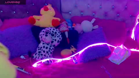 Snapshot of sweett_martina chatting on February 5, 1:04 am martina online show from February 5, 1:04 am