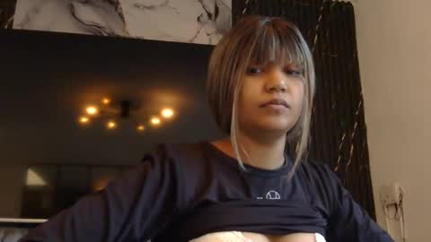 Snapshot of sweetwhisper4u chatting on May 30, 5:37 am katie online show from May 30, 5:37 am