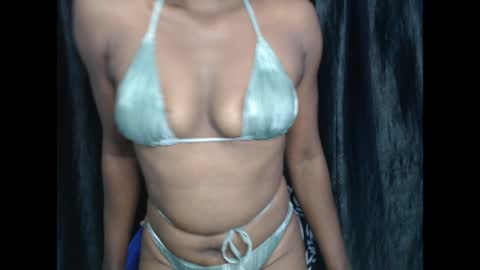 Snapshot of sweetxdesire chatting on May 18, 8:14 pm sweetxdesire online show from May 18, 8:14 pm