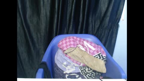 Snapshot of sweetxdesire chatting on May 25, 9:10 pm sweetxdesire online show from May 25, 9:10 pm