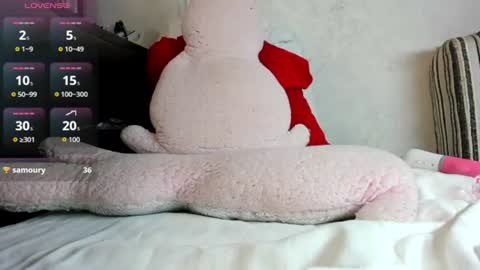 Snapshot of sweety_cum chatting on July 11, 10:11 pm Mia online show from July 11, 10:11 pm