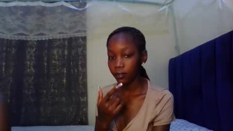 Snapshot of sweety_melanin chatting on April 22, 12:28 pm Vickky online show from April 22, 12:28 pm