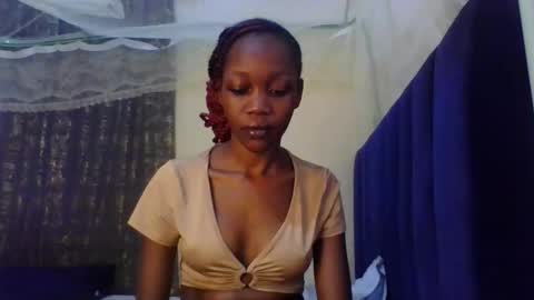 Snapshot of sweety_melanin chatting on April 29, 7:34 am Vickky online show from April 29, 7:34 am
