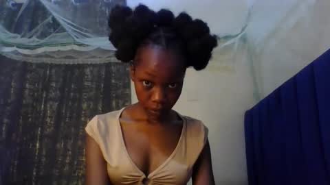 Snapshot of sweety_melanin chatting on May 4, 5:14 am Vickky online show from May 4, 5:14 am