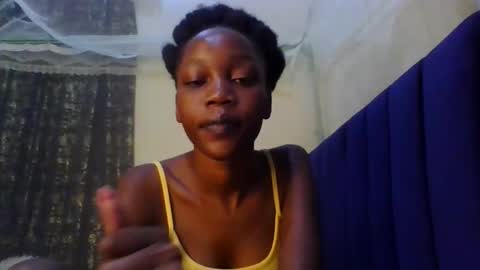 Snapshot of sweety_melanin chatting on May 6, 12:19 am Vickky online show from May 6, 12:19 am