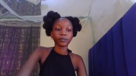 Snapshot of sweety_melanin chatting on May 7, 10:20 am Vickky online show from May 7, 10:20 am