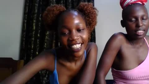 Snapshot of sweety_melanin chatting on May 19, 1:56 am Vickky online show from May 19, 1:56 am