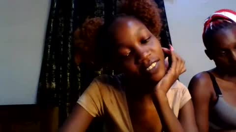 Snapshot of sweety_melanin chatting on May 21, 1:34 am Vickky online show from May 21, 1:34 am