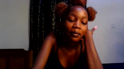 Snapshot of sweety_melanin chatting on May 22, 1:46 am Vickky online show from May 22, 1:46 am