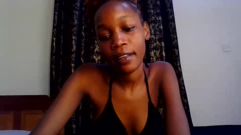 Snapshot of sweety_melanin chatting on May 26, 11:17 am Vickky online show from May 26, 11:17 am