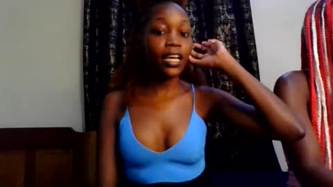 Snapshot of sweety_melanin chatting on May 29, 9:51 am Vickky online show from May 29, 9:51 am