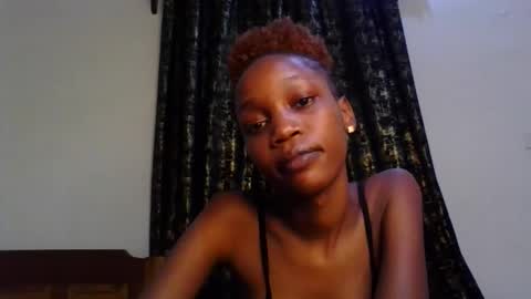 Snapshot of sweety_melanin chatting on May 30, 11:24 pm Vickky online show from May 30, 11:24 pm