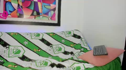 Snapshot of sweety_milk_ chatting on June 23, 1:42 pm Sweety online show from June 23, 1:42 pm