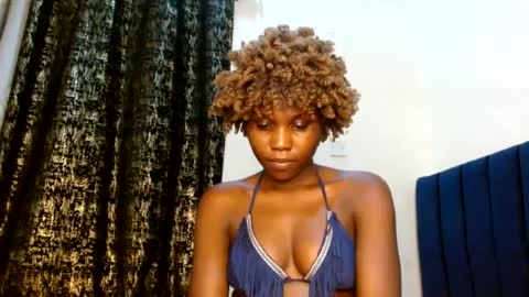 Snapshot of sweety_spixxy chatting on June 28, 4:02 pm Dolly online show from June 28, 4:02 pm