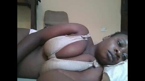 sweetyass25 online show from February 4, 6:52 am