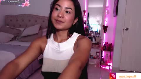 Snapshot of sweetyaya_ chatting on March 24, 10:15 pm yaya online show from March 24, 10:15 pm