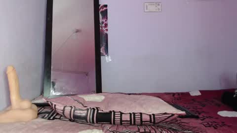 Snapshot of sweetybrenda_ chatting on December 19, 10:00 pm Brenda online show from December 19, 10:00 pm